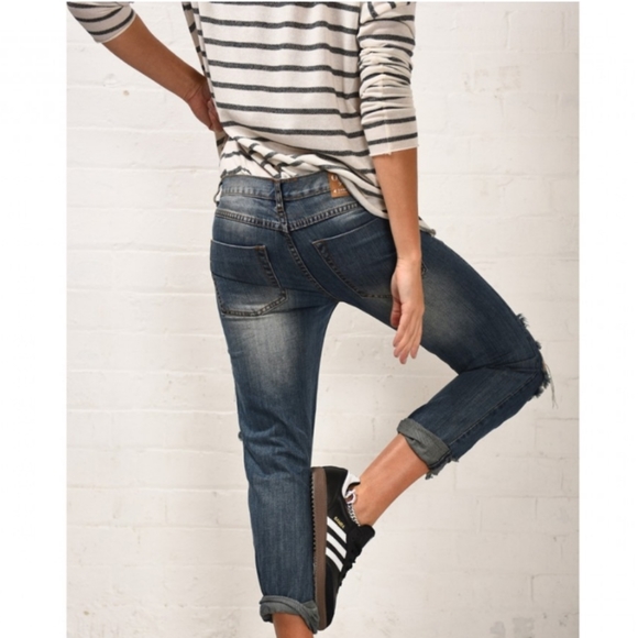 NWT One Teaspoon distressed boyfriend jeans - Picture 3 of 6